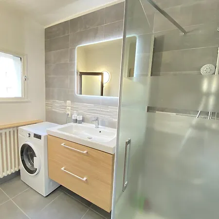 T2 Renove Proche D'annecy Avec Parking Et Animaux Admis - Fr-1-432-2 * 阿讷西