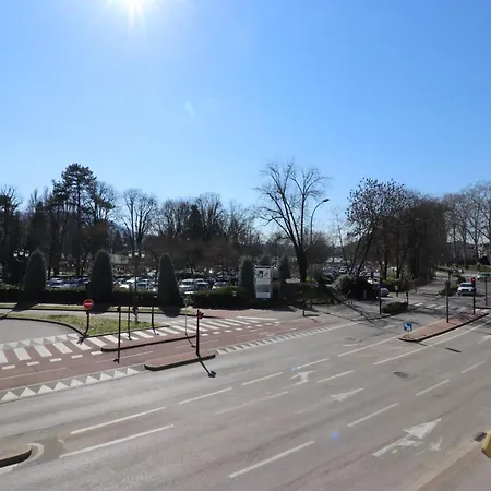 T2 Renove Proche D'annecy Avec Parking Et Animaux Admis - Fr-1-432-2 阿讷西